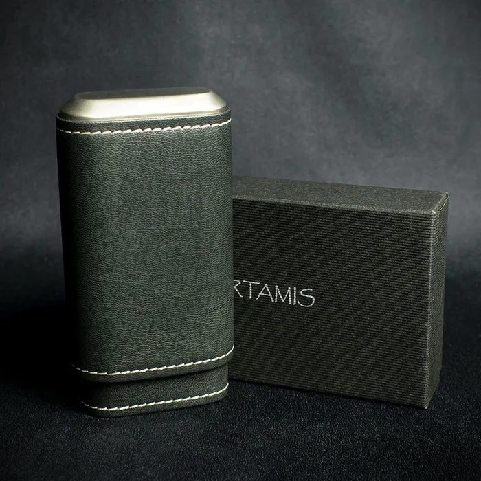Artamis Black Leather Cedar Lined Cigar Case – 3 Robustos