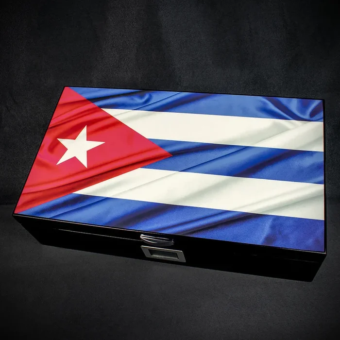 Humidor Cuban Flag Design – 30 – 40 Cigar Capacity