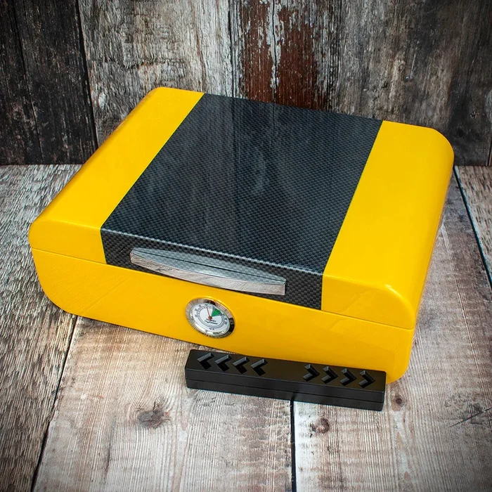 Humidor Yellow/Carbon Gloss Finish – 25 Cigar Capacity