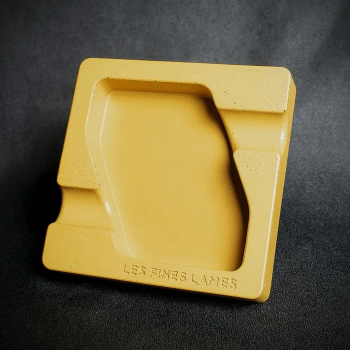 Les Fines Lames – Dyad Double Cigar Ashtray – Yellow