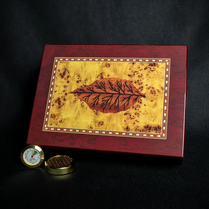 Tobacco Leaf Design Humidor – 25 Cigar Capacity